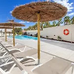 Calm شقة فندقية 3*